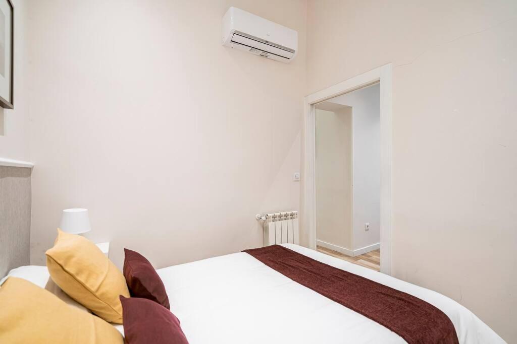 Victor Apartments Prado Мадрид Экстерьер фото