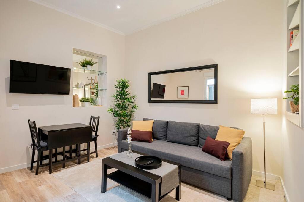 Victor Apartments Prado Мадрид Экстерьер фото