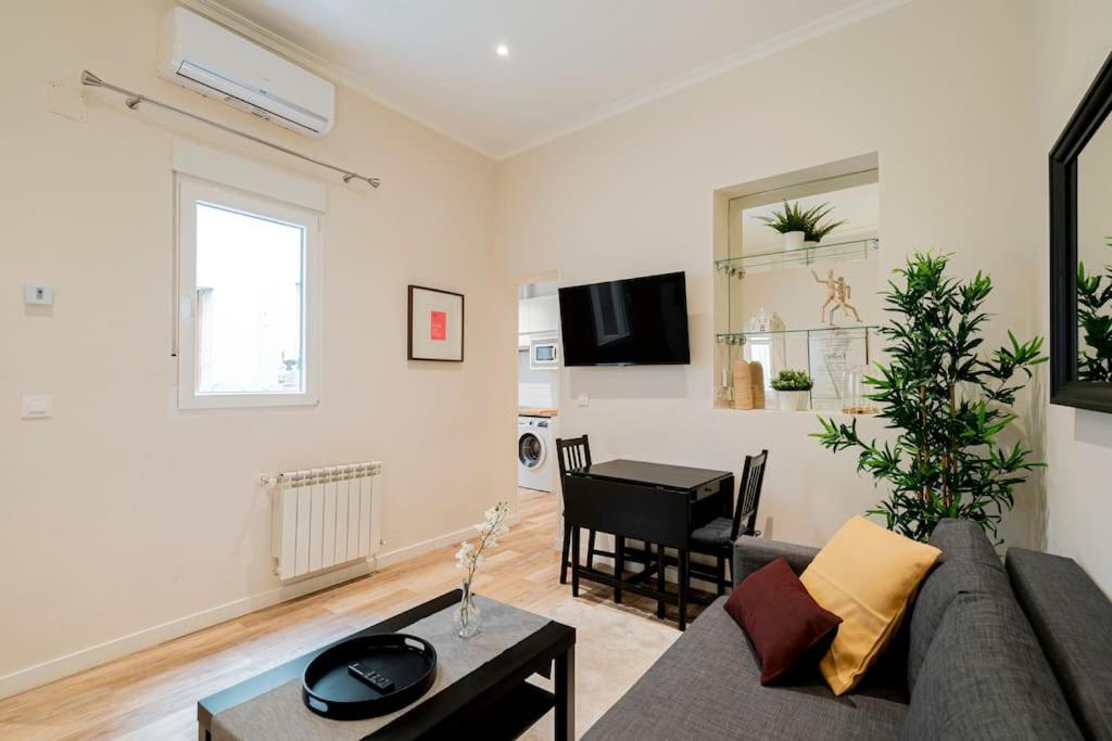 Victor Apartments Prado Мадрид Экстерьер фото